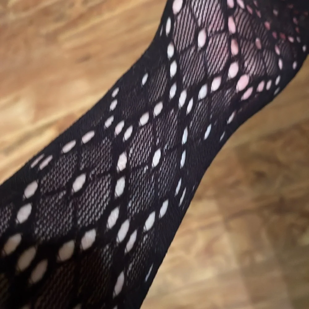 Black soft open weave fishnet stockings tights pantyhose size small stretchy